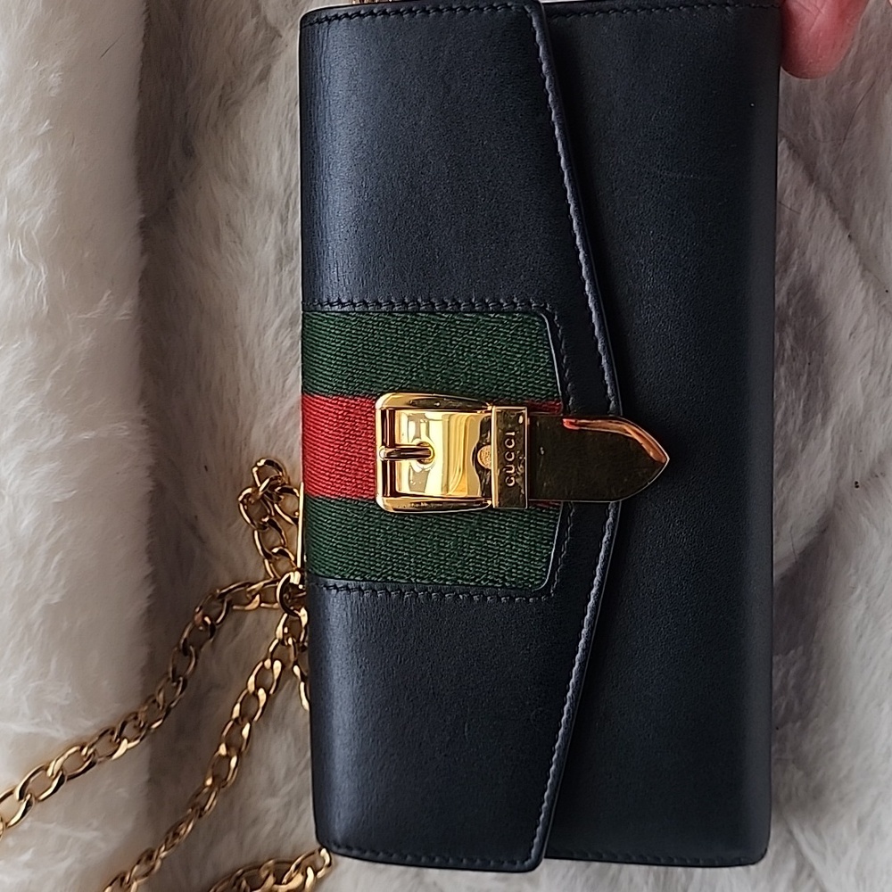 Gucci Sylvie wallet on a chain